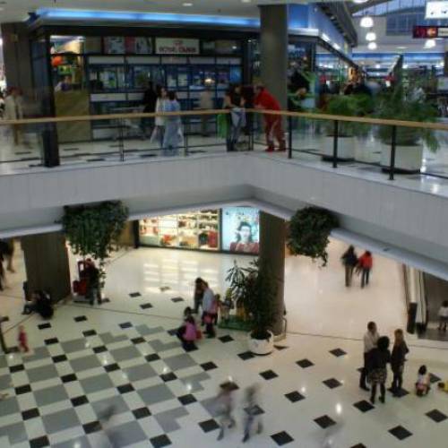 Centro Comercial Los Rosales 